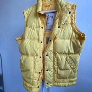 Brand new Yellow Hollister vest new worn